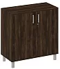 Офисный шкаф низкий, широкий, глухие двери с замком