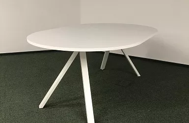 Универ. лизинговая компания