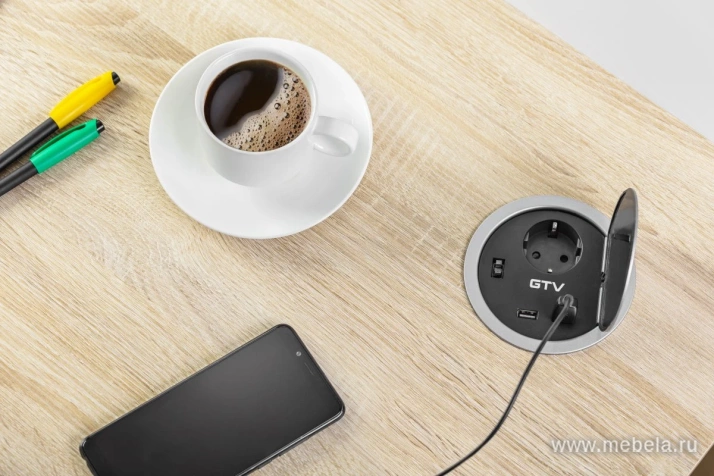 Розетка круглая Charger